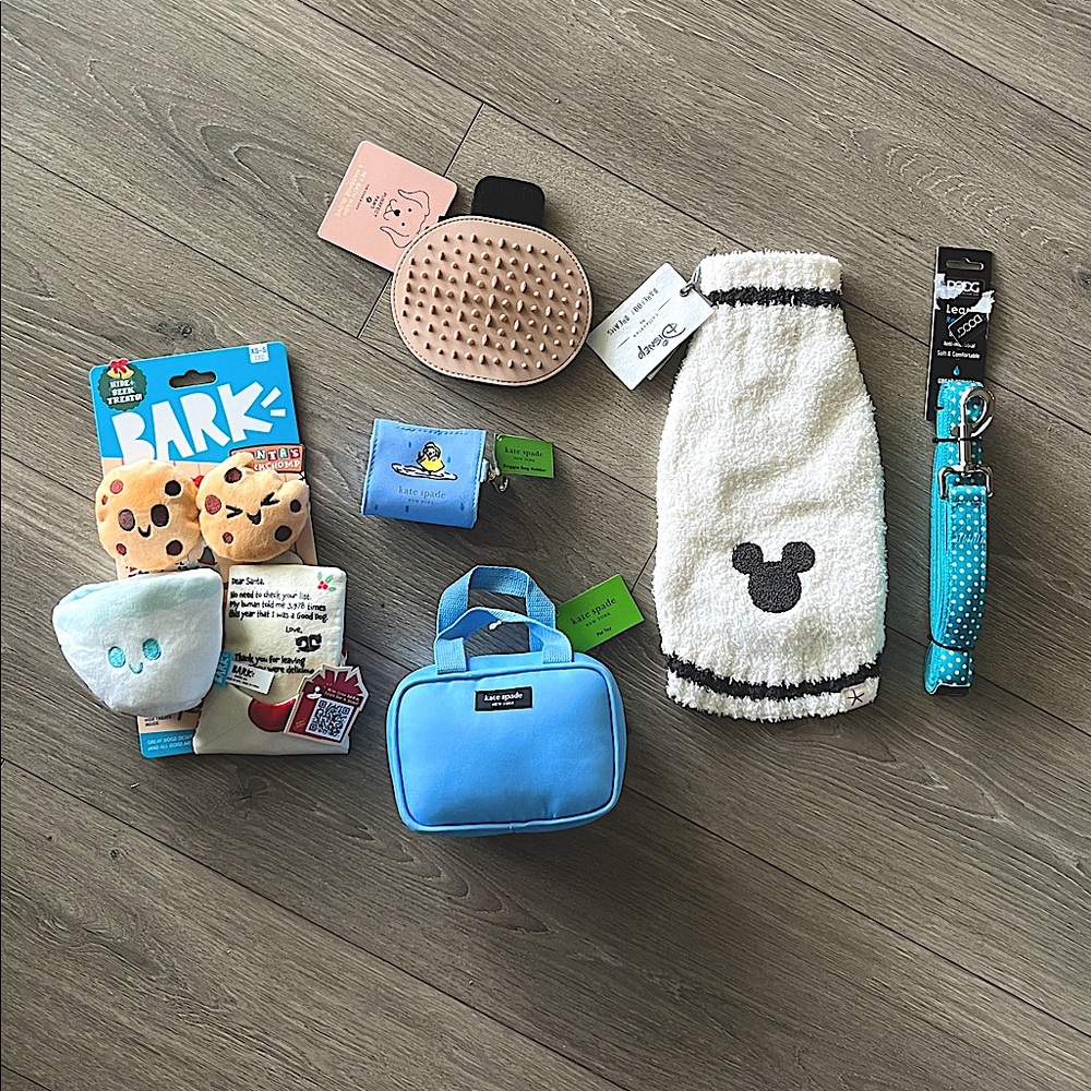 NWT 🐶💙 Doggie Bundle. Kate Spade Poop Bag Holder, KS Chew Purse, Sweater, Brush.